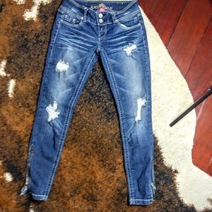 NWOT Almost Famous distressed ankle zip,jean